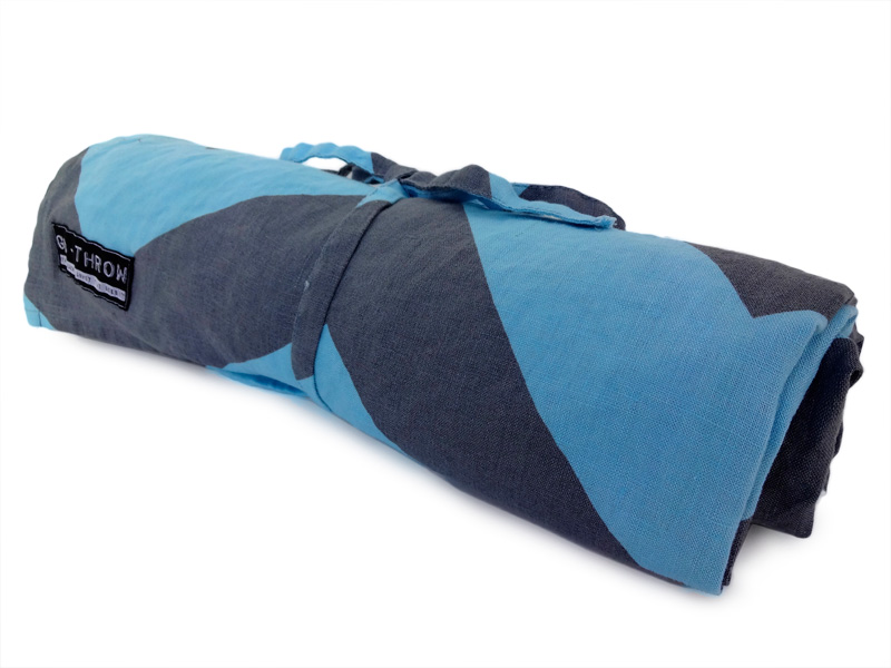 Go Throw beach blanket, Azul pattern